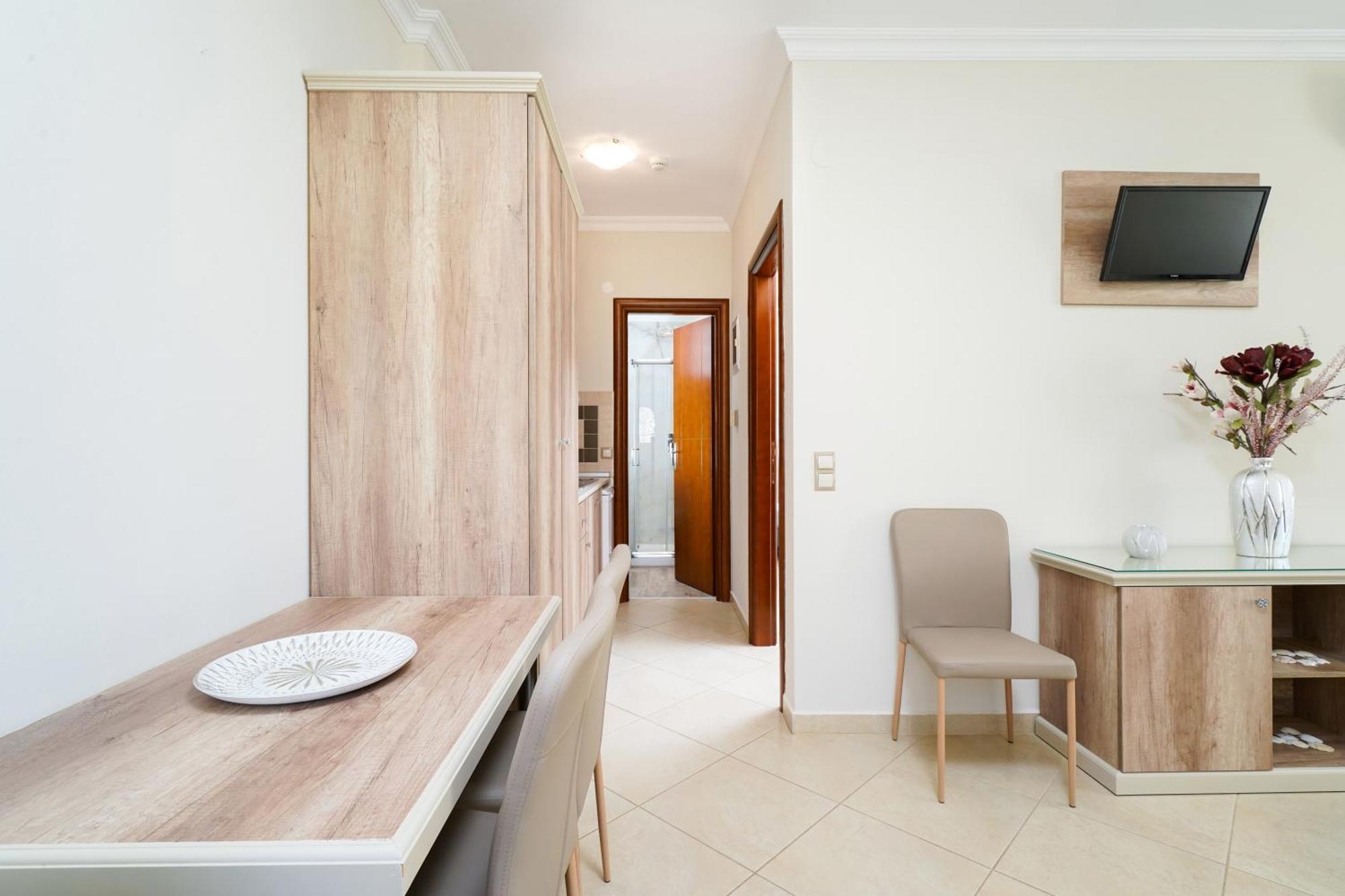 Mandani Villa Luxury Apartments ลีเมนาส ภายนอก รูปภาพ